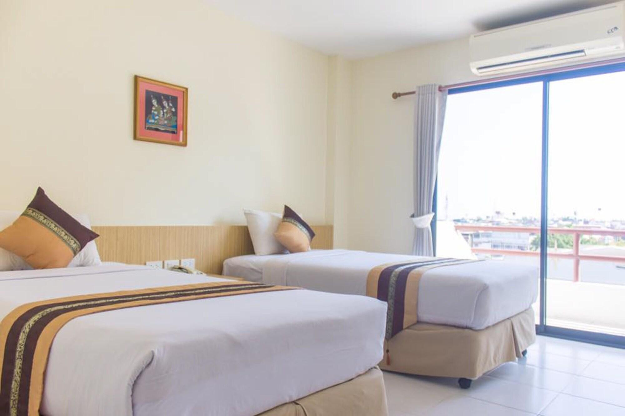 Star 3 Hotel And Residence Rayong Esterno foto