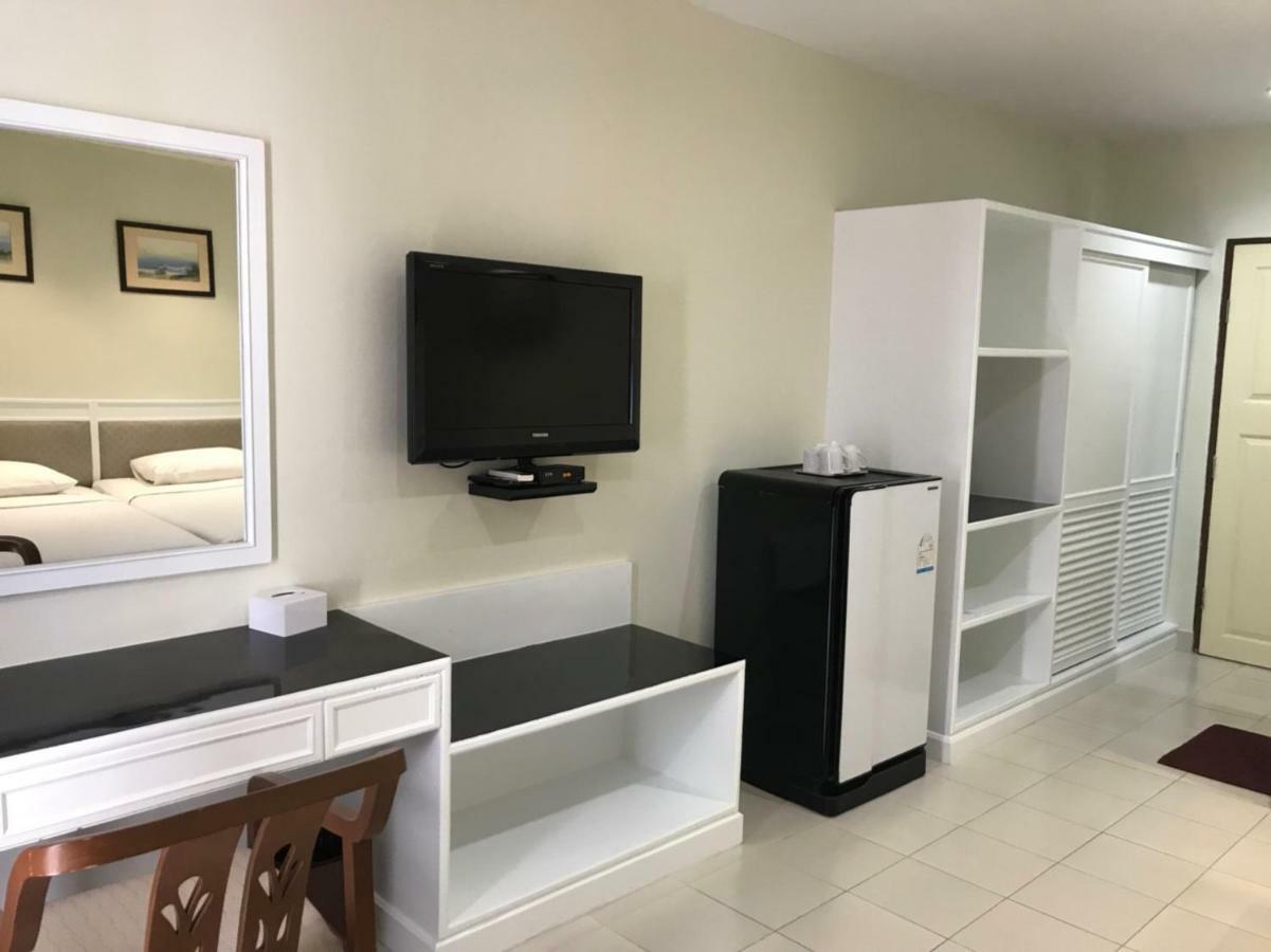 Star 3 Hotel And Residence Rayong Esterno foto